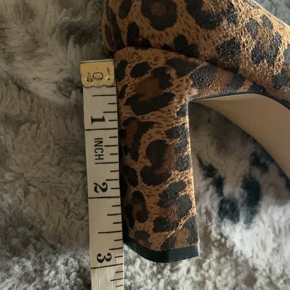 Costa Blanca Animal Print Heels — 8.5 Narrow - Picture 10 of 14